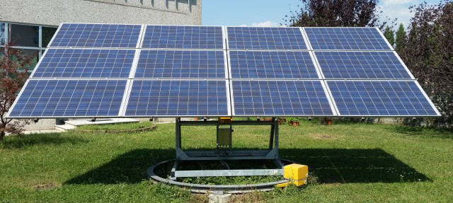 impianti fotovoltaici pannelli solari manutenzione bergamo assistenza Inseguitore solare della nostra sede aziendale
