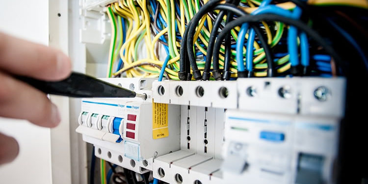 rifasamentoelettrico_business impianti elettrici manutenzione fotovoltaico domotica bergamo